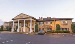 Centralia Point Assisted Living and Memory Care - Gallery Image 2