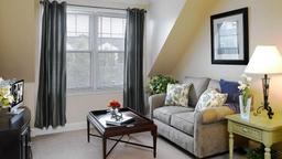 Atria Aquidneck Place - Gallery Image 3