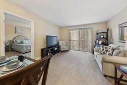 Holiday Palmer Hills - Gallery Image 2