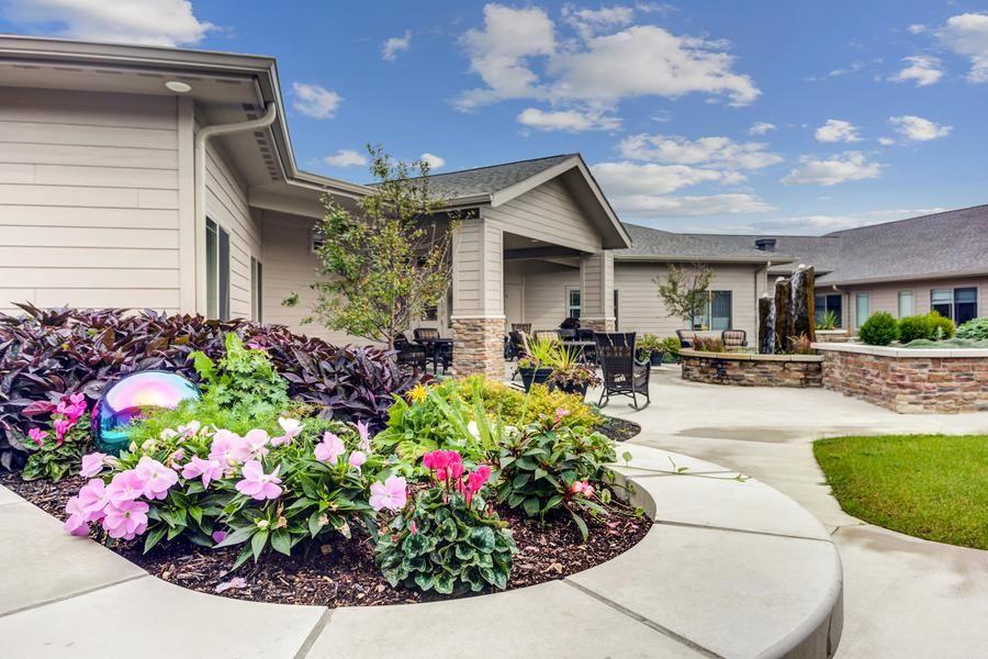 Lakewood Assisted Living & Memory Care - Gallery Image 1