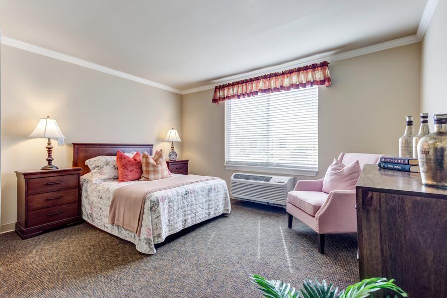 Lakewood Assisted Living & Memory Care - Gallery Image 6