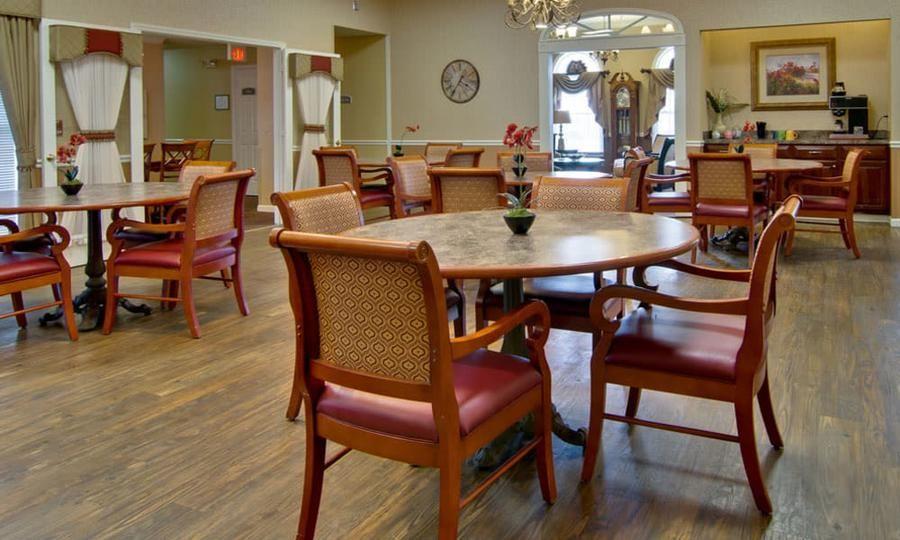 NorthRidge Place Senior Living - Gallery Image 5