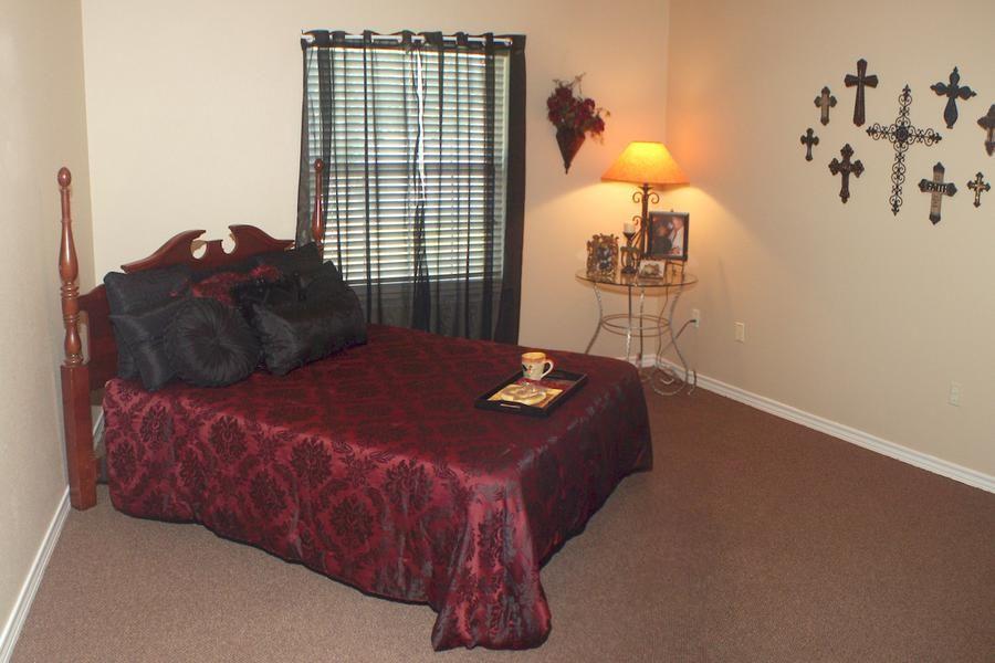 Country Gardens Assisted Living Community - Gallery Image 3