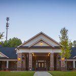 Magnolia Senior Living Sugar Hill - Gallery Image 1