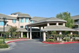 Solstice Senior Living at Bakersfield - Gallery Image 1