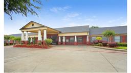 Bedford Estates Senior Living - Gallery Image 1