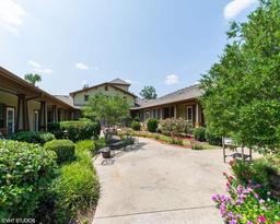 Azalea Trails Assisted Living and Memory Care - Gallery Image 2