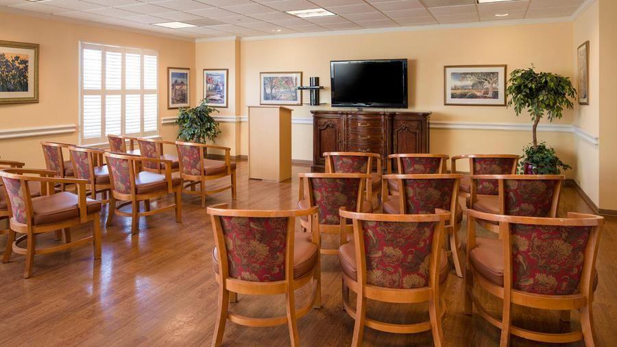 Belmont Village Senior Living Oak Park - Gallery Image 3