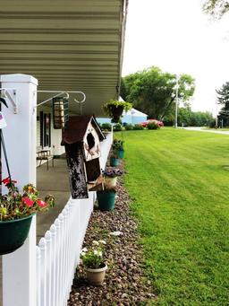 Country Terrace Assisted Living-Black River Falls - Gallery Image 3