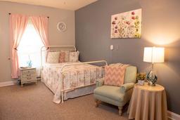 Commonwealth Senior Living at Berryville - Gallery Image 4