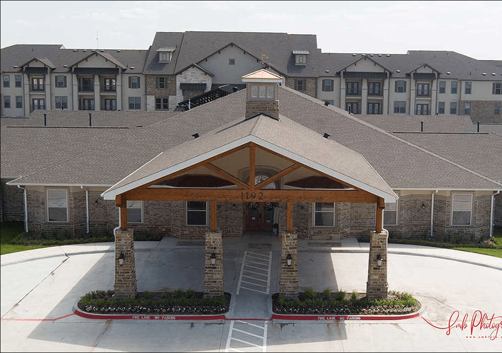 Village Green Assisted Living & Memory Care - Gallery Image 2