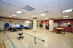 Sands Point Center For Health And Rehabilitation - Gallery Image 4