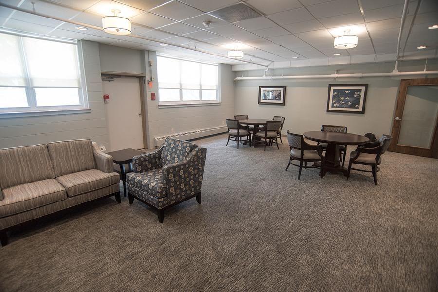 Creekview Nursing And Rehab Center - Gallery Image 3