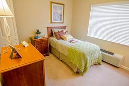 Vista Lake Assisted Living and Memory Care - Gallery Image 2