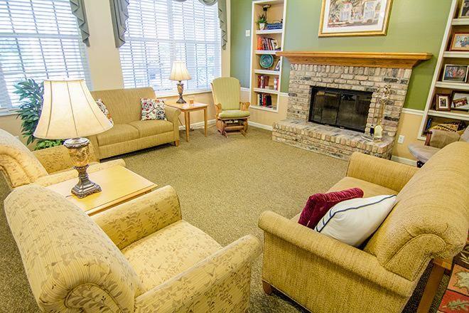 Vista Lake Assisted Living and Memory Care - Gallery Image 6