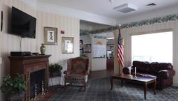 Viva Senior Living at Albany - Gallery Image 6