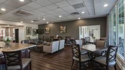 Deer Valley Senior Living - Gallery Image 5