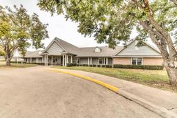 Laurel Glen at Stephenville Assisted Living & Memory Care - Gallery Image 1