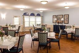 Commonwealth Senior Living at Hampton - Gallery Image 5