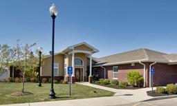 Sugar Creek Senior Living - Gallery Image 1