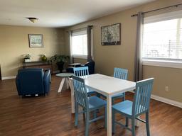 Stanford Cottages Senior Living/Citrus Gardens - Gallery Image 5