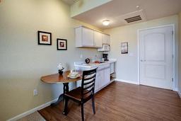 Vista Harden Ranch Assisted Living & Memory Care - Gallery Image 2