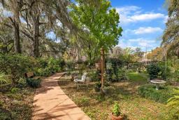 Atrium at Gainesville - Gallery Image 6