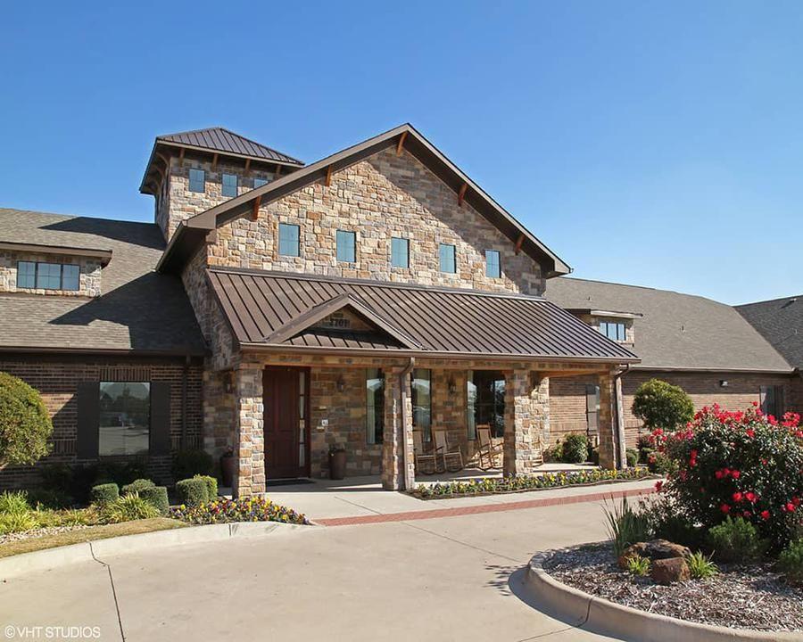 Stonefield Assisted Living and Memory Care - Gallery Image 1