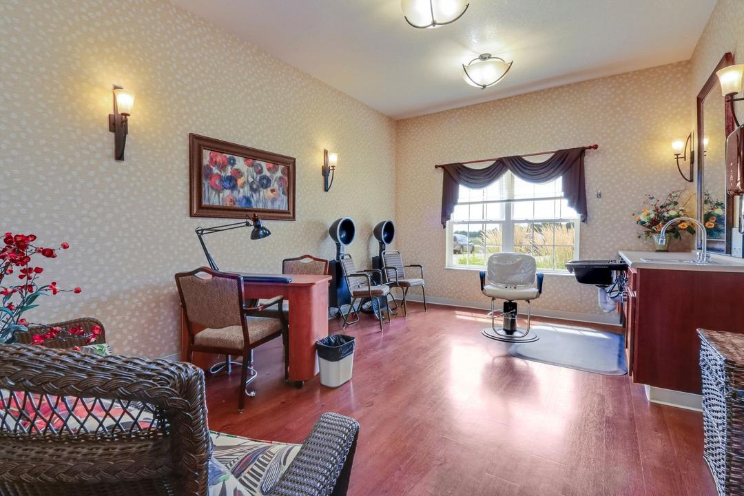 Crestwood Village Assisted Living & Memory Care - Gallery Image 1