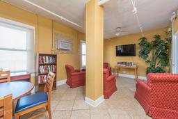 Colonial Assisted Living at West Palm Beach - Gallery Image 5