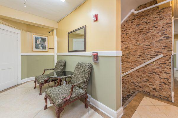 Colonial Assisted Living at West Palm Beach - Gallery Image 6