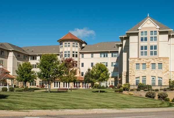 The Wellstead of Rogers and Diamondcrest Senior Living - Gallery Image 1