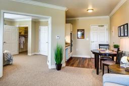 Glenwood Village of Overland Park - Gallery Image 6