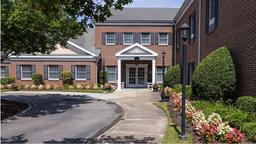 Commonwealth Senior Living at Kings Grant House - Gallery Image 1