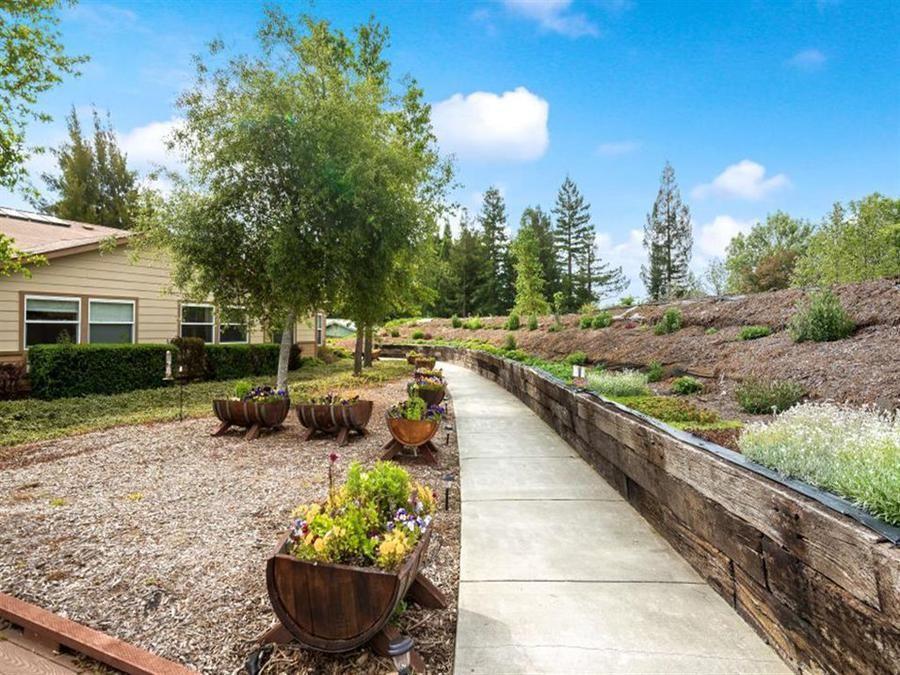 Healdsburg, A Pacifica Senior Living Community - Gallery Image 2