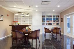 Tampa Gardens Senior Living - Gallery Image 4