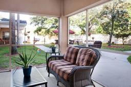 Tampa Gardens Senior Living - Gallery Image 3