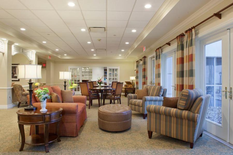 Tampa Gardens Senior Living - Gallery Image 5