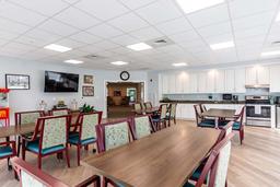 Commonwealth Senior Living at South Boston - Gallery Image 6