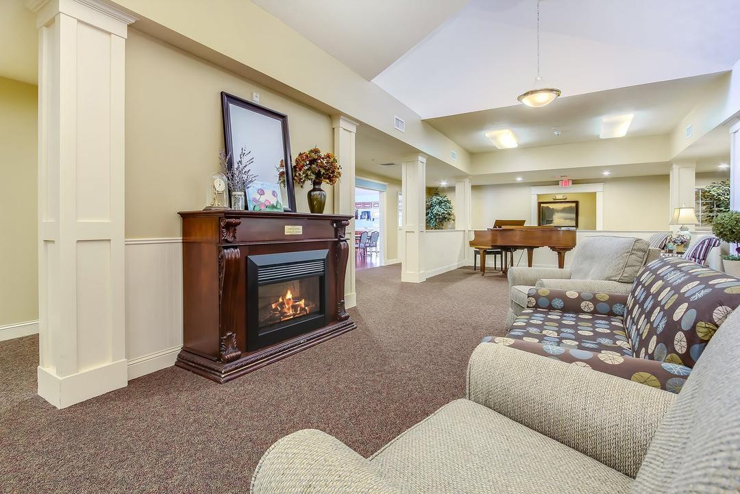 Ludington Woods Assisted Living & Memory Care - Gallery Image 2