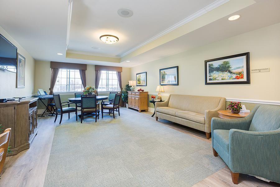 Three Oaks Assisted Living and Memory Care - Gallery Image 6