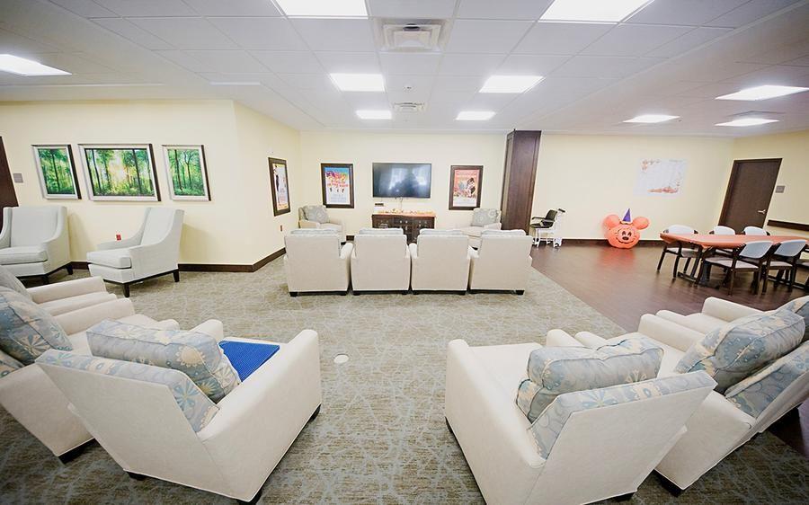 Hidden Valley Assisted Living & Memory Care - Gallery Image 2