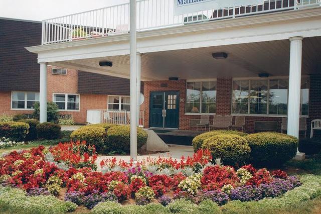 Manatawny Manor (Center for Rehabilitation and Nursing)