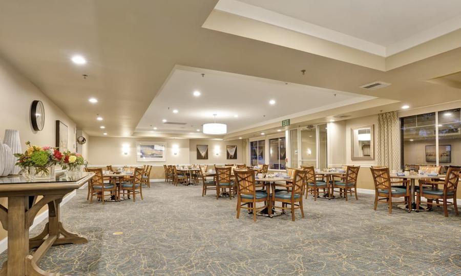 Island House Assisted Living - Gallery Image 1