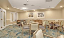 Island House Assisted Living - Gallery Image 2