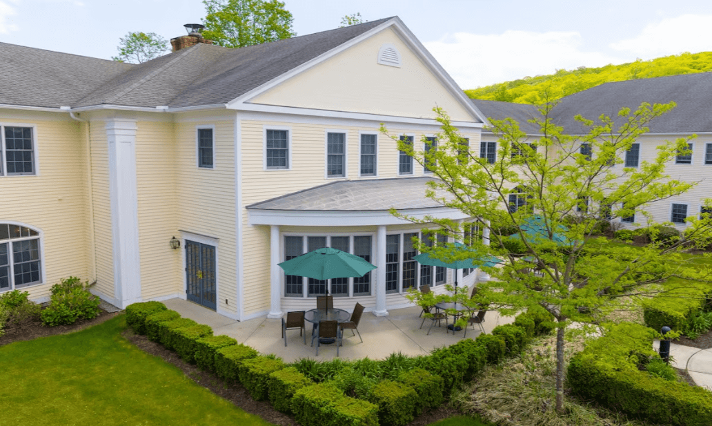 Commonwealth Senior Living at Haddam - Gallery Image 5