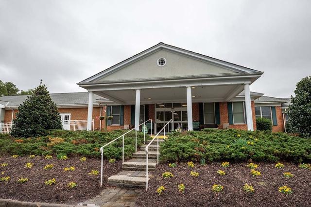 Commonwealth Senior Living at Gloucester House