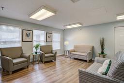 Commonwealth Senior Living at Gloucester House - Gallery Image 2