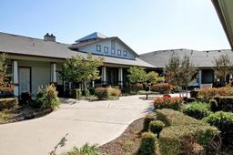 Santa Fe Trails Assisted Living and Memory Care - Gallery Image 2