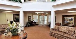 Solstice Senior Living at East Amherst - Gallery Image 2